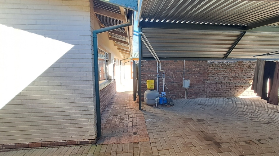 14 Bedroom Property for Sale in Universitas Free State